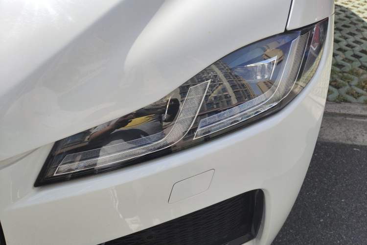 Used Jaguar F-PACE 2024 P250 R-Dynamic SE Left Front Headlight