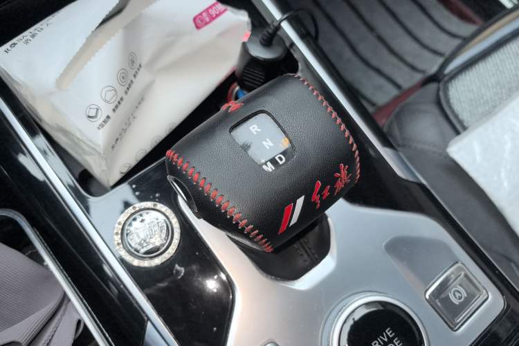 Used Hongqi HS5 2019 2.0T Smart Connect Flagship Edition Gear Lever