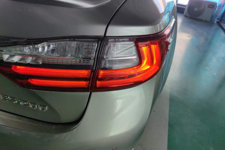 Used Lexus ES 2015 200 Elite Edition Right Rear Taillight