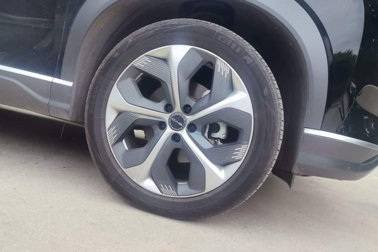 Used BYD Frigate 07 2023 DM-i 100KM Prestige Model Right Front Wheel Hub