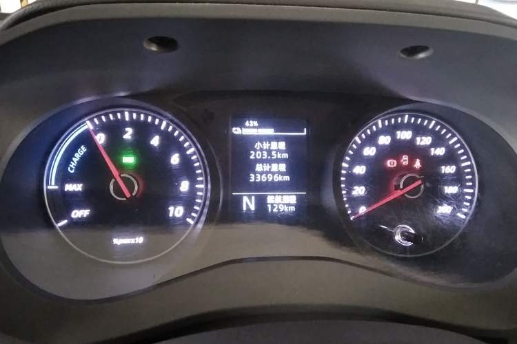 Used Wuling Yangguang 2024 300KM Comfort Version Passenger Van 75kW
