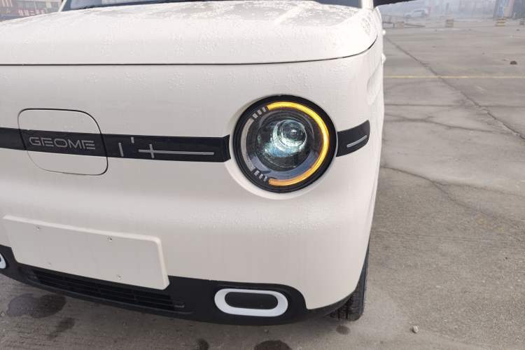 Used Geely Galaxy Panda 2025 210 km – Yuanqi Bear Left Front Headlight