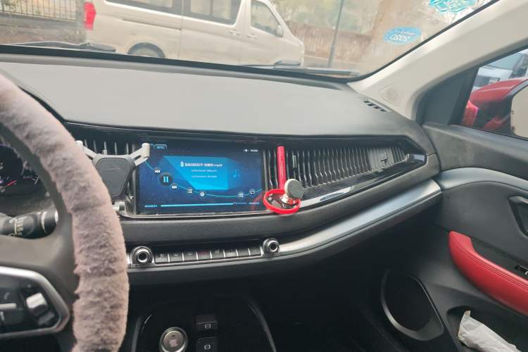 Used Haval H2s 2018 Red-Label 1.5T Dual-Clutch Fashion Edition Audio And AC Panel