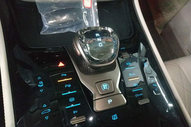 Used Denza D9 2022 DM-i 970 Four-Wheel Drive Flagship Model