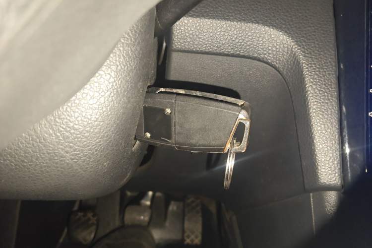 Used Volkswagen Santana 2015 1.6L Manual Fashion Edition Vehicle Key