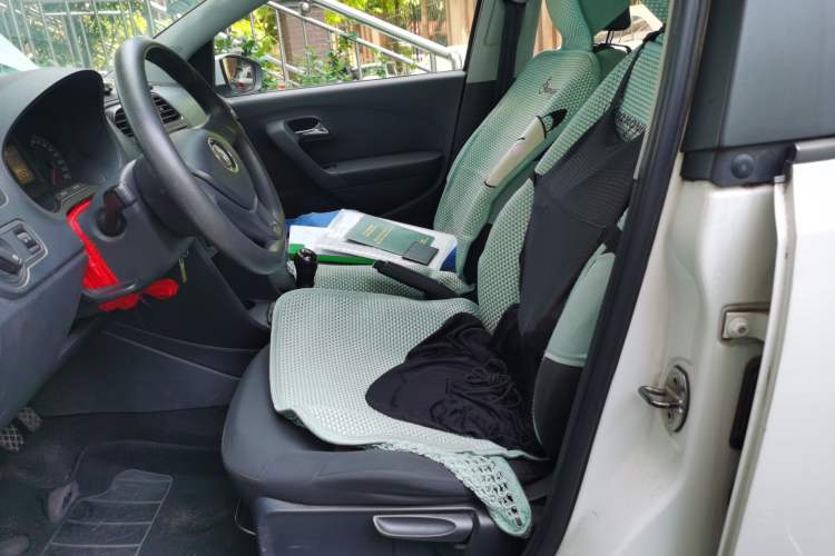 Used Volkswagen Polo 2016 1.4L Manual Fashion Model Left Front Seat