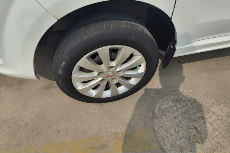 Used Jinbei Gold Hiace M Classic 2023 1.5L Engineering Lion Passenger Vehicle 5/6/7 Seats Exterior 4