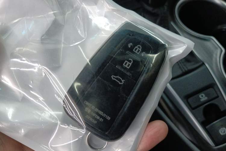 Used Toyota Camry 2021 2.0G Luxury Edition
