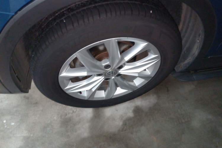 Used Volkswagen Tiguan 2017 280TSI Two-Wheel-Drive Elite Version
