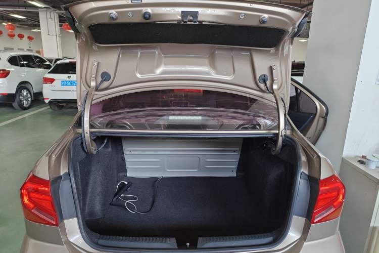 Used Volkswagen Jetta 2017 1.5L Automatic Fashion Model