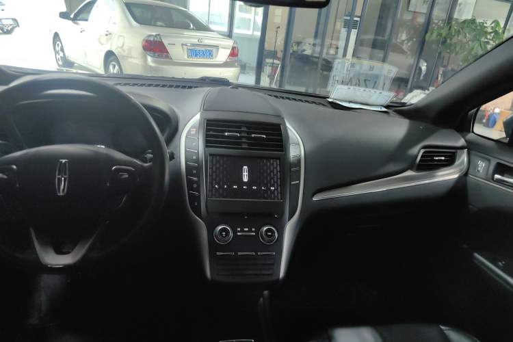 Used Lincoln MKC 2017 2.0T Two-Wheel Drive Deluxe Edition