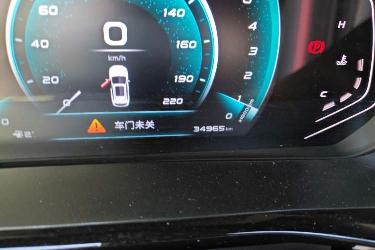 Used CHANGAN OSHAN X5 2021 1.5T DCT Flagship Edition Odometer Close Up