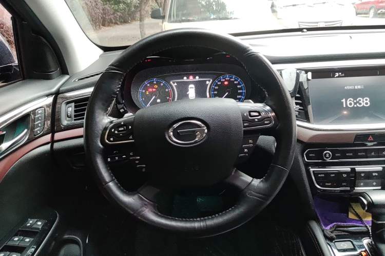 Used GAC Trumpchi GS8 2017 320T Four-Wheel Drive Luxury Smart Connectivity Version (7 Seats) Steering Wheel