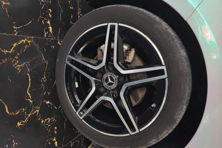 Used Mercedes-Benz A-Class 2019 Restyled A 200 L Sport Sedan Left Front Wheel Hub