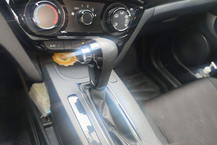 Used Honda XR-V 2015 1.5L LXi CVT Classic Edition Gear Lever