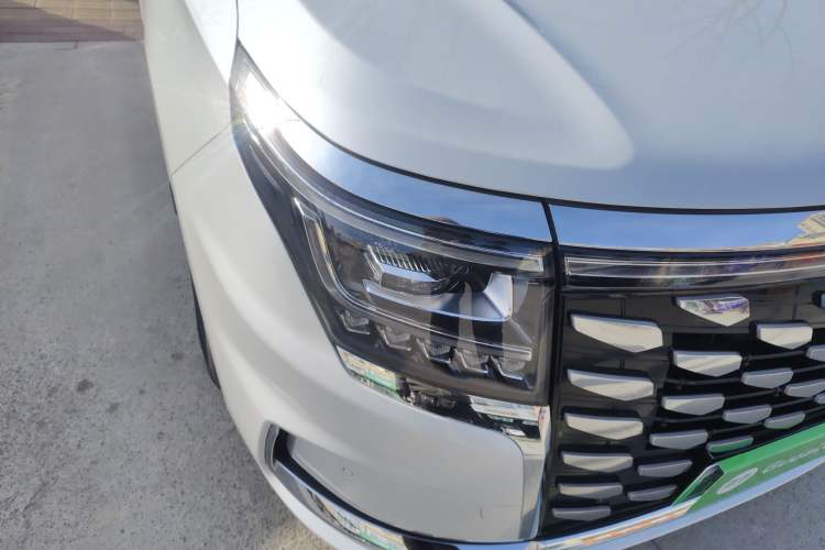 Used JAC Refine RF8 PHEV 2024 HONOR Edition 1.5T 252KM Flagship Model – Lithium-Ion Battery