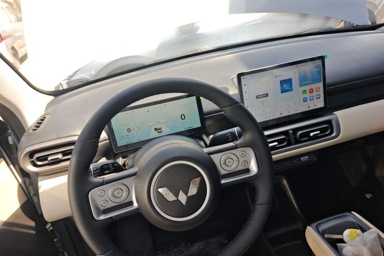 Used Wuling Bingo PLUS 2024 510 km Range 5-Seater Version Gear Lever