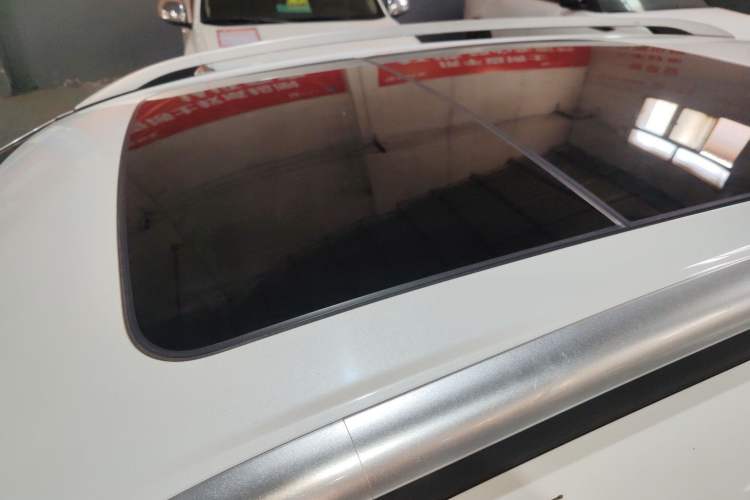 Used Ford Kuga 2015 2.0L GTDi Four-Wheel-Drive Sport Model Roof