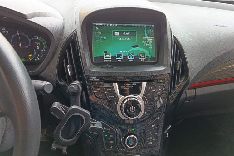 Used BYD Qin New Energy 2014 1.5T Flagship Model Audio And AC Panel