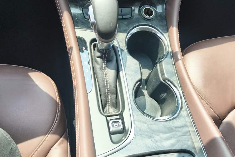 Used Buick Envision 2015 20T Two-Wheel-Drive Elite Model
