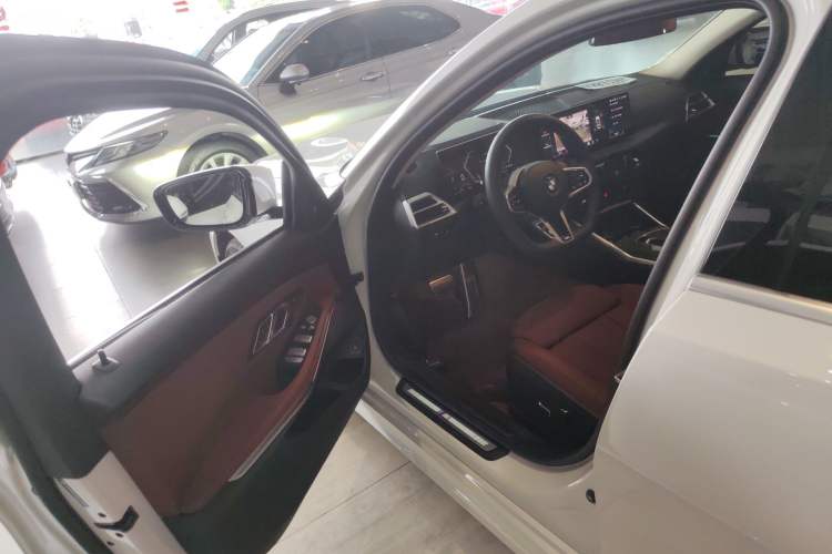 Used BMW 3 Series 2025 325Li M Sport Package Driver Seat