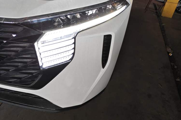 Used Venucia V 2022 260T Custom Edition · Idol Left Front Headlight