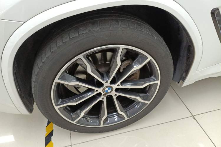Used BMW X3 2023 xDrive30i Leading Model M Night Edition Package Left Front Wheel Hub