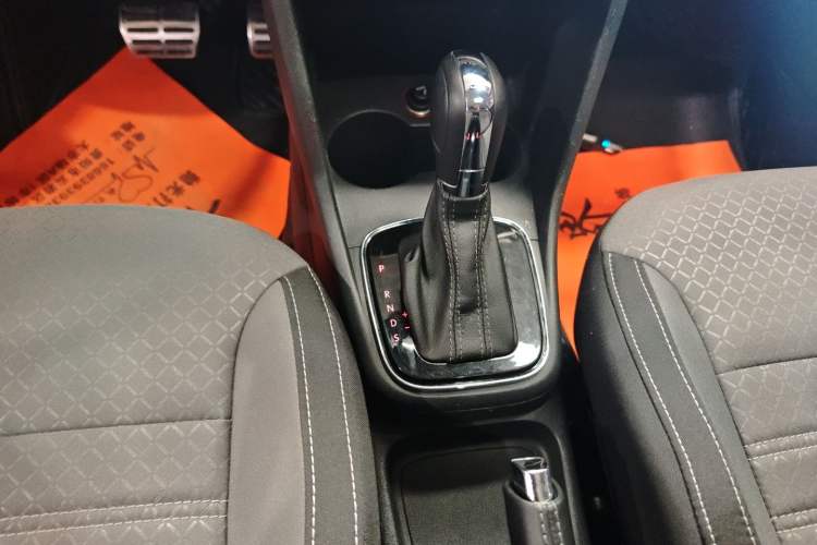 Used Volkswagen Polo 2014 1.6L Cross Polo Automatic Gear Lever