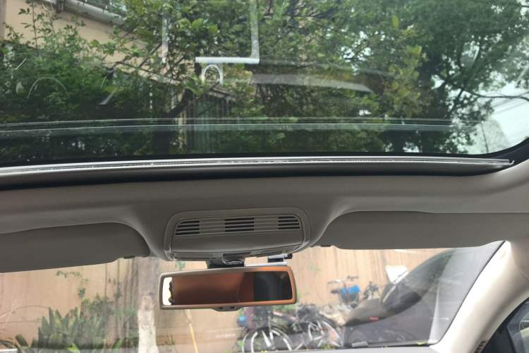 Used Volkswagen Magotan 2012 Travel Edition 2.0 TSI Comfort Version Headliner