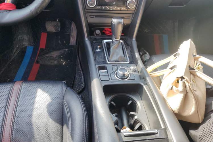 Used Mazda 3 Axela 2017 Sedan 1.5L Automatic Luxury Model Emission Standard China V
