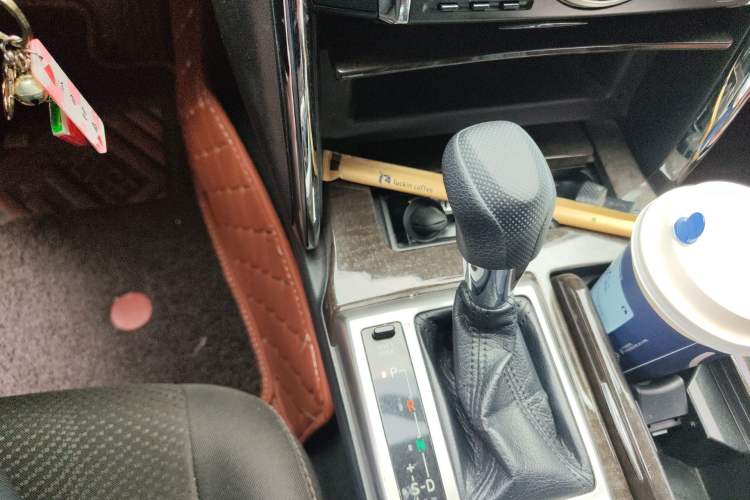 Used Toyota Reiz 2013 2.5S Elite Edition Gear Lever