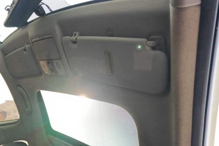 Used Hyundai Verna (older generation) 2014 1.4L Manual Top-Tier Model TOP