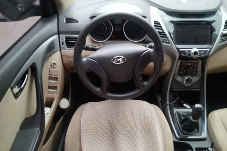 Used Hyundai Elantra (5th Generation / Langdong) 2012 1.6L Manual Leading Model