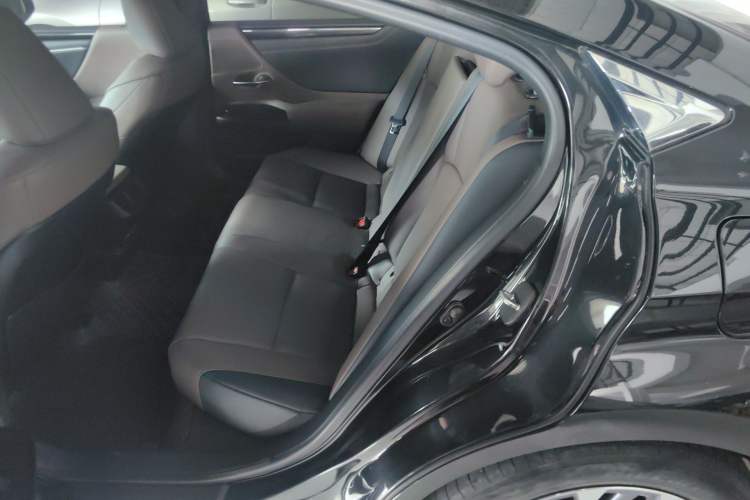 Used Lexus ES 2022 200 Excellence Edition Left Rear Seat