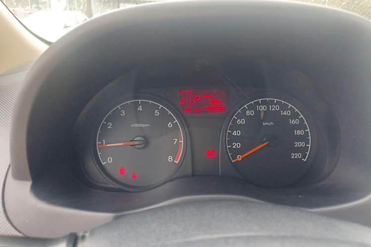 Used Hyundai Verna (older generation) 2014 1.4L Automatic Smart GLS Instrument Cluster