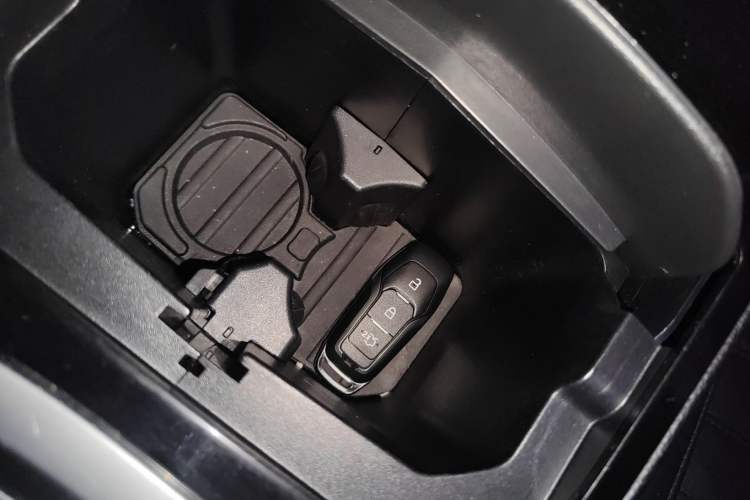 Used Ford Edge 2016 EcoBoost 245 Four-Wheel Drive Titanium Edition 7-Seater