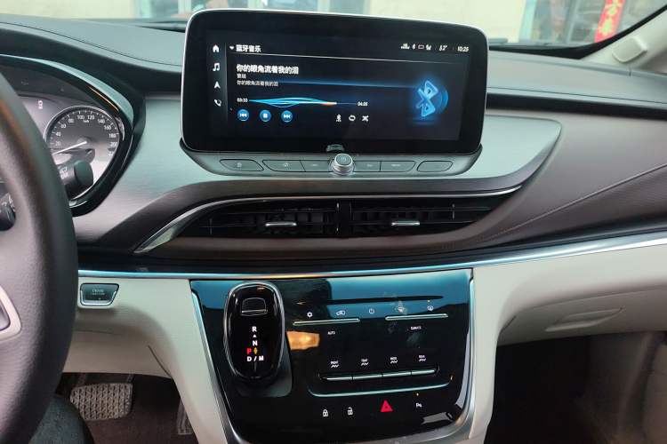 Used Buick GL8 2023 Land Executive Class Smart Enjoyment Model
