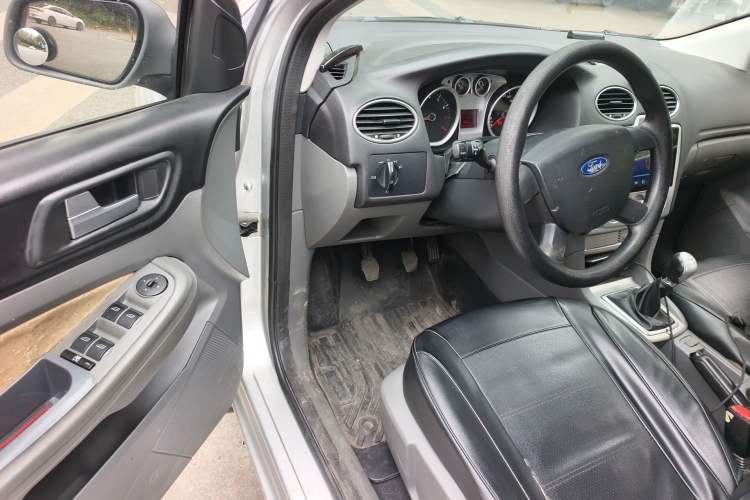 Used Ford Focus 2013 Hatchback Classic 1.8L Manual Base Model