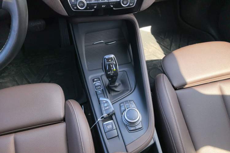 Used BMW X1 2021 sDrive25Li Leading Model Gear Lever