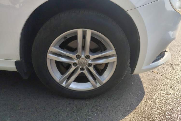 Used Bestune B30 2016 1.6L manual luxury version Right Front Wheel Hub