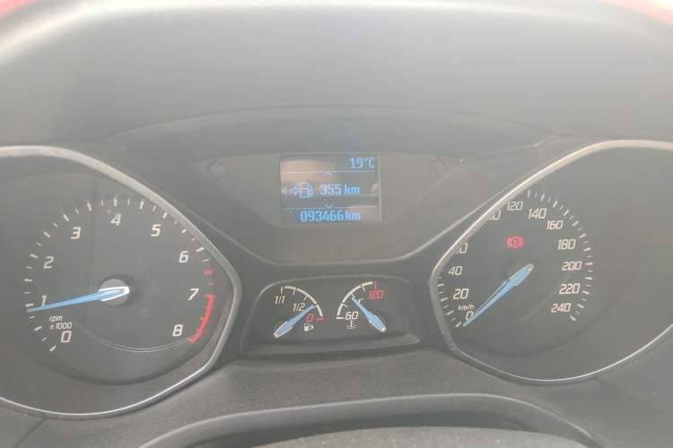 Used Ford Focus 2012 Hatchback 1.6L Manual Fashion Edition