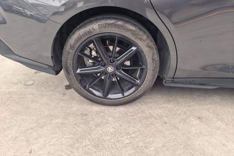 Used CHANGAN UNI-V 2023 1.5T Prestige Model Right Rear Wheel Hub