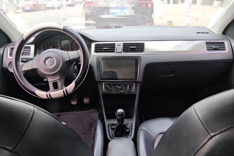 Used Volkswagen Santana 2015 1.6L Manual Comfort Edition
