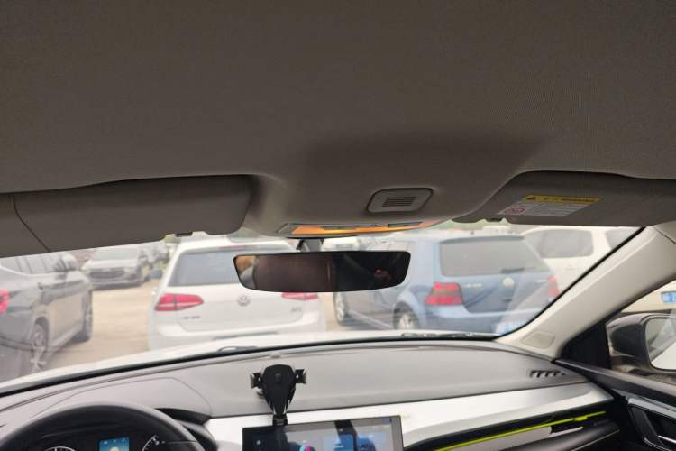 Used Roewe i5 2021 1.5L Manual Platinum Edition Headliner