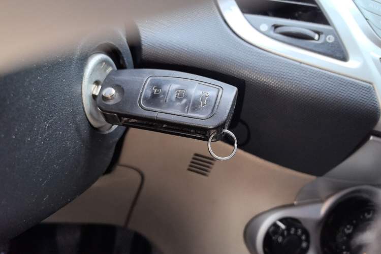 Used Ford Fiesta 2009 Sedan 1.5L Manual Fashion Edition Vehicle Key