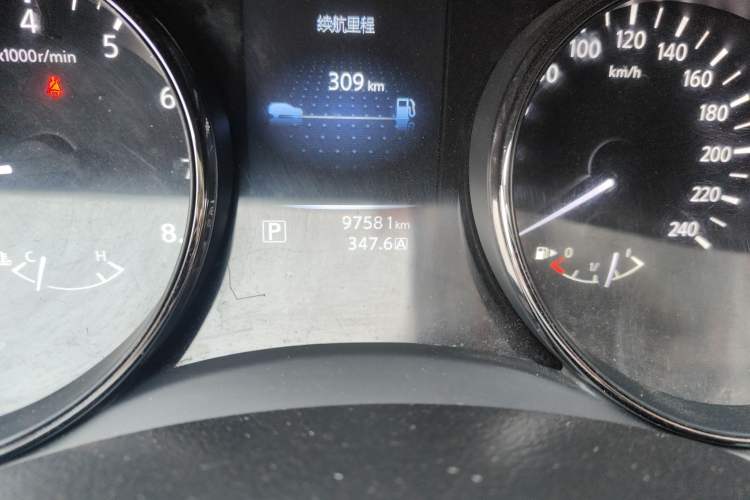 Used Nissan X-Trail 2014 2.0L CVT Comfort Edition 2WD Odometer Close Up