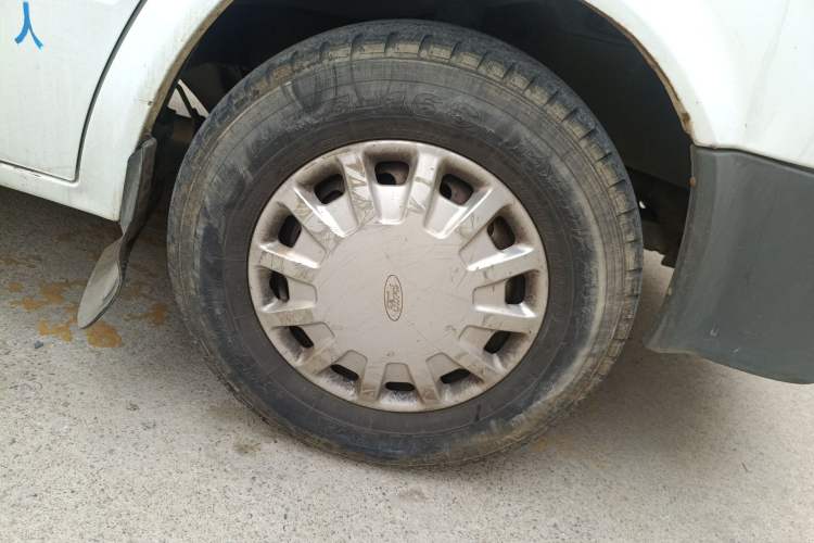 Used Ford Classic Transit 2013 2.8T Diesel Van Short Wheelbase Mid-Roof JX493ZLQ4 Right Front Wheel Hub