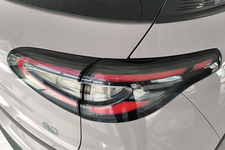 Used Geely Galaxy Geome 2026 Model 310km Youth Edition Right Rear Taillight