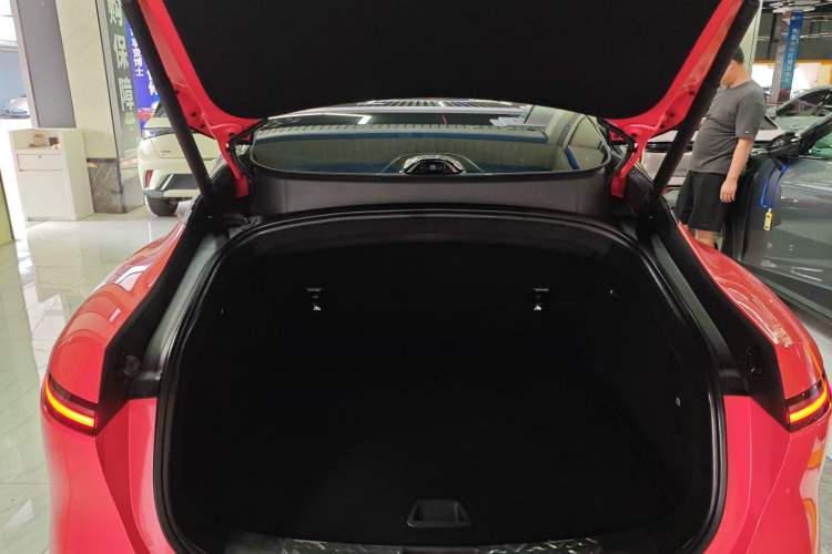 Used Avatr 06 2025 Pro Range-Extended Edition Trunk