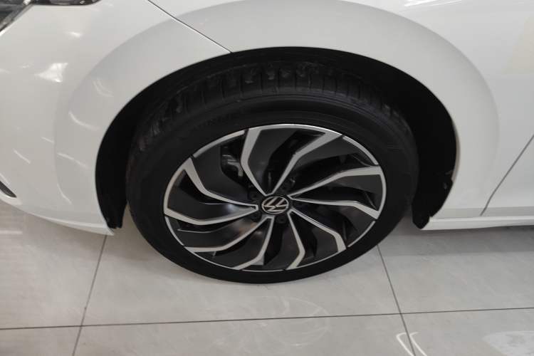 Used Volkswagen Golf 2023 Facelift 280TSI DSG Pro Left Front Wheel Hub